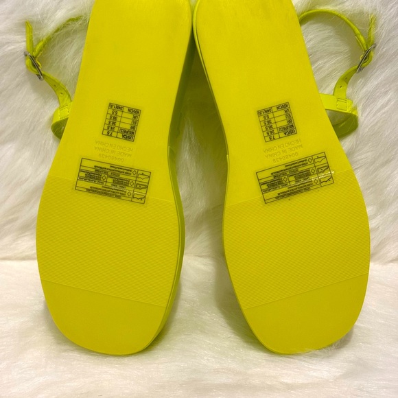 Spicy Lime Green Platform Sandals with Lime Green Fleur De Lis Crossbody - Picture 7 of 14